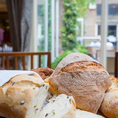 Clayton 4* Leopardstown