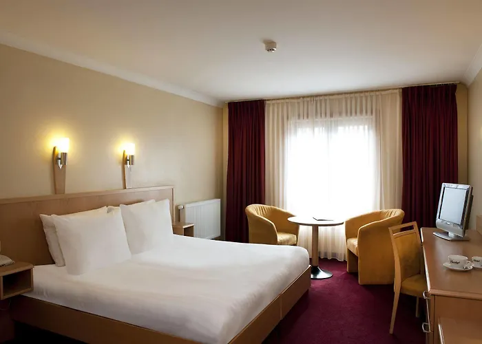 里奥柏马克莱顿酒店 4* 莱奥帕兹敦